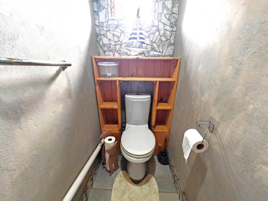 7 Bedroom Property for Sale in Bayswater Free State